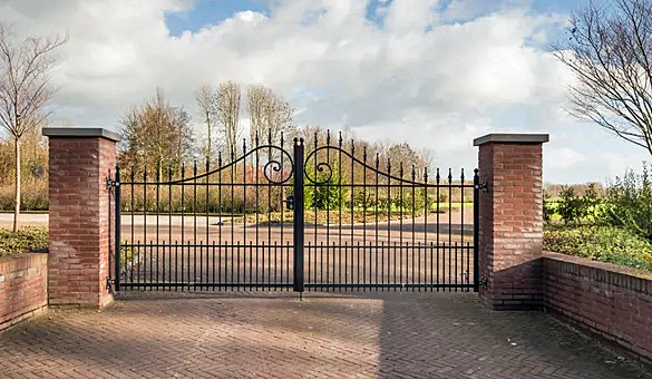 Decorative Metal Driveway Gate